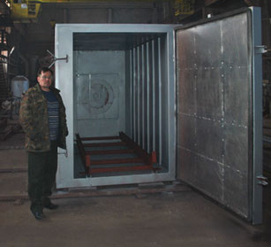 Сушильный шкаф для сушки активной части силовых трансформаторов от влаги, внутренние размеры 1,5х2,5х2,0м. Электронагревательные элементы-ТЭНы. Шкаф управления сушильным шкафом с датчиками пожарной сигнализации.г.Саратов 2013